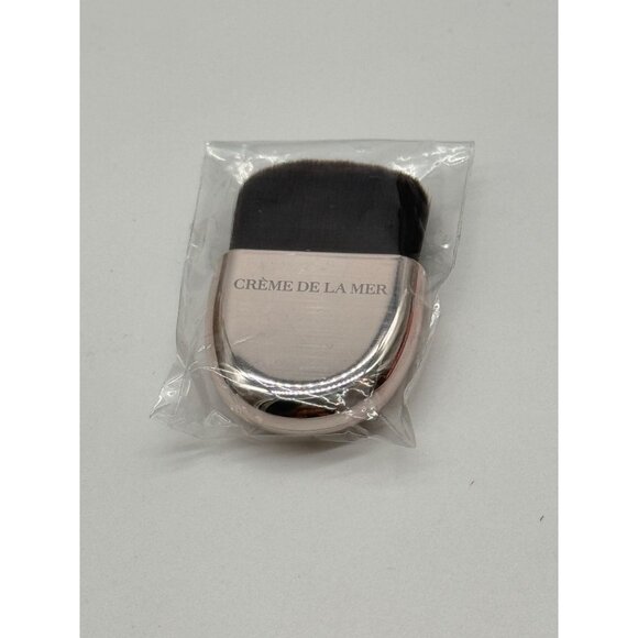 La Mer Creme De Mini Makeup Brush - Picture 3 of 3